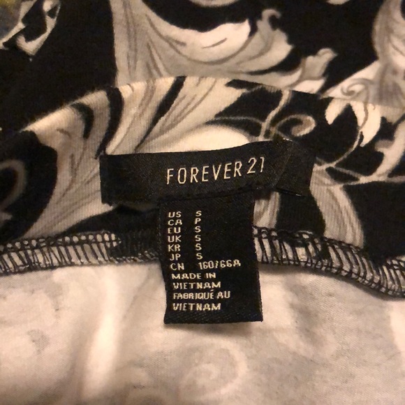 Forever 21 Mini Skirt - Great Condition! - Picture 4 of 4